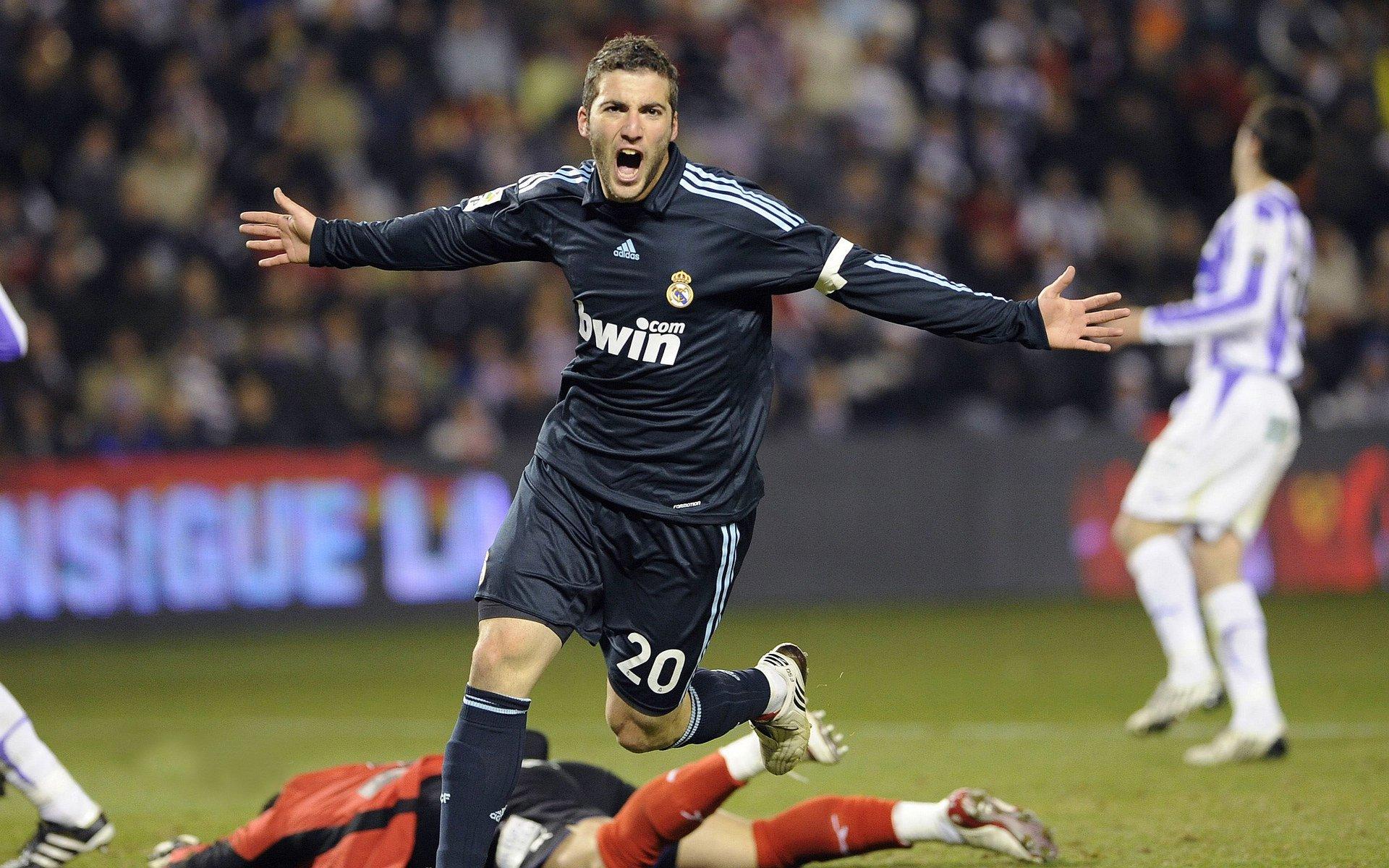 投篮姿势丑怎么了?你投篮好看你去拿得分王啊!