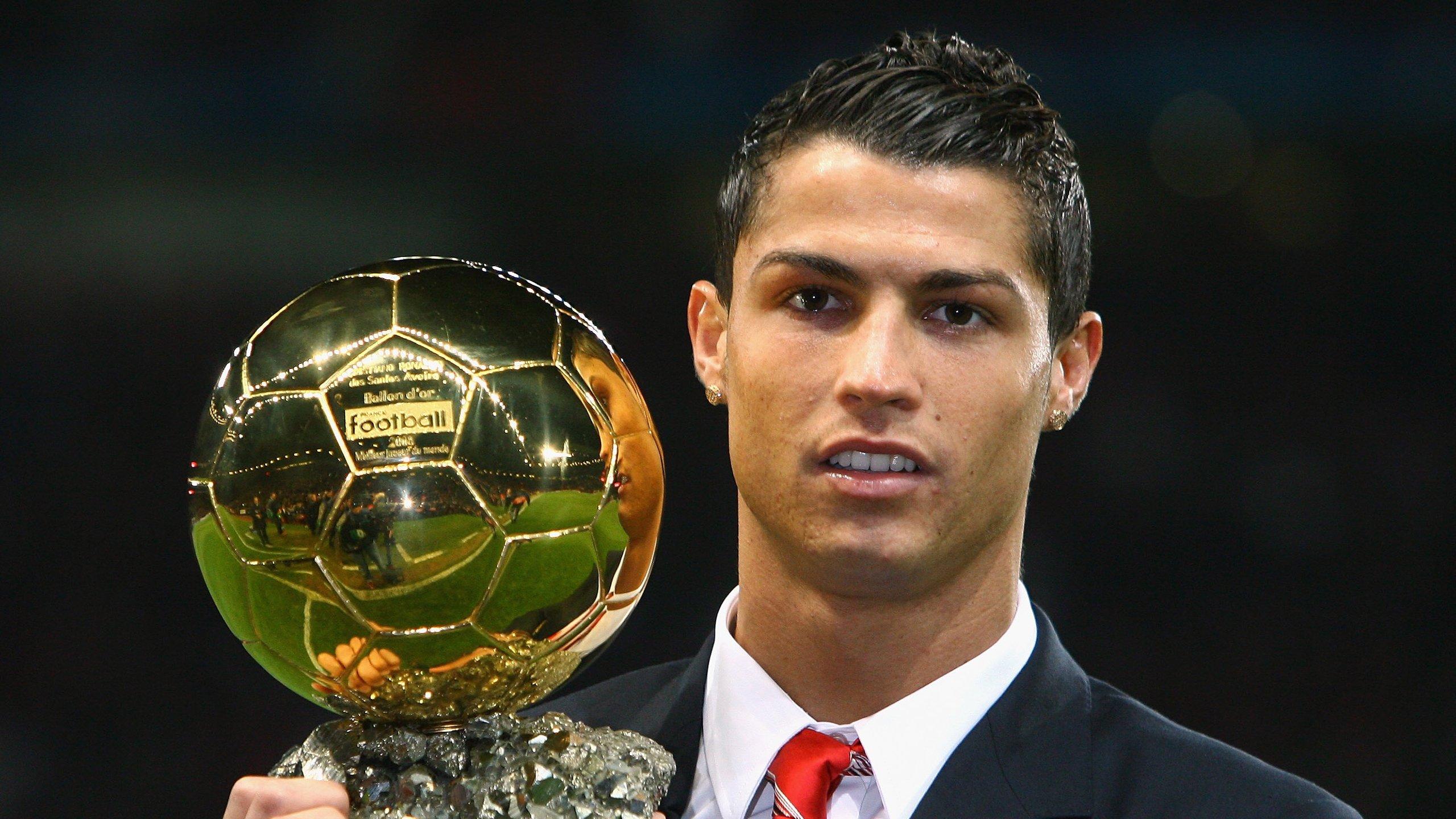 拜仁新星护腿板暗藏玄机 梅西经典画面激励德甲征程